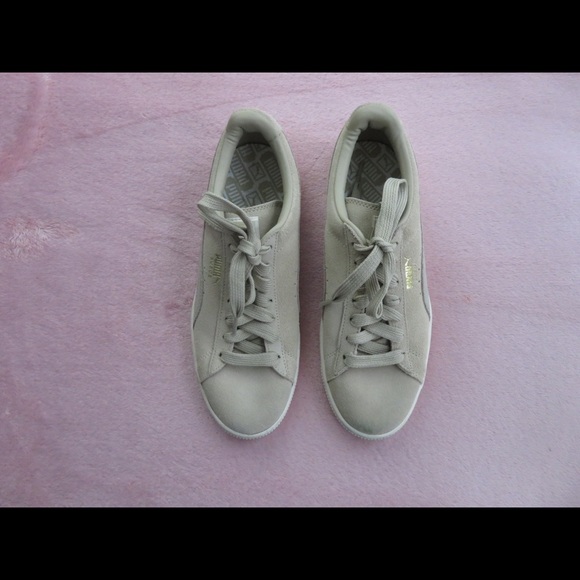 Puma low-top sneakers BRAND NEW - Picture 2 of 3